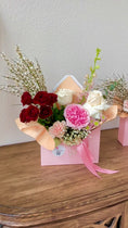 Load and play video in Gallery viewer, Lovely Envelope Bouquets
